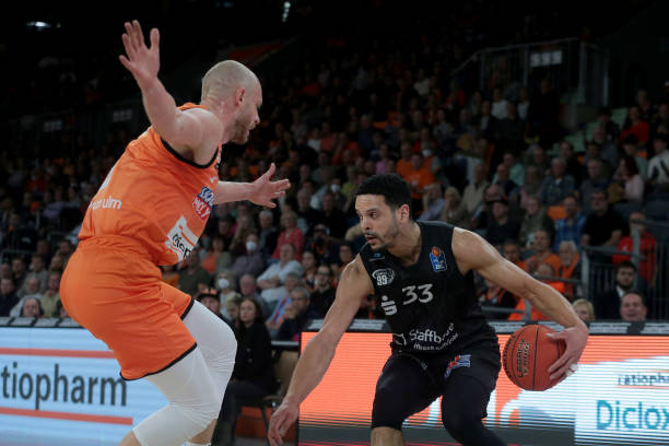 势胶着的赛 势胶着的赛