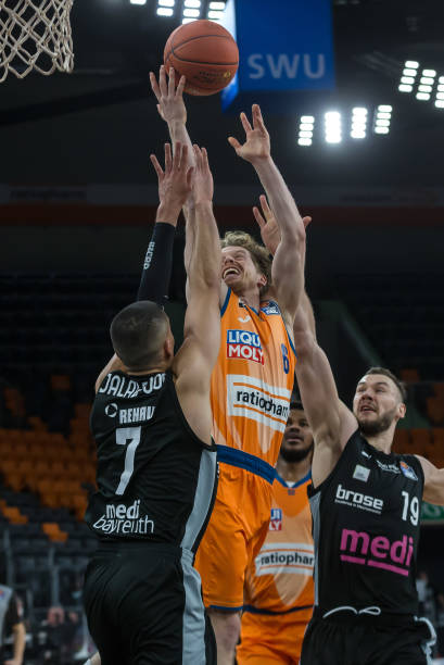 勇猛和灵活 勇猛和灵活